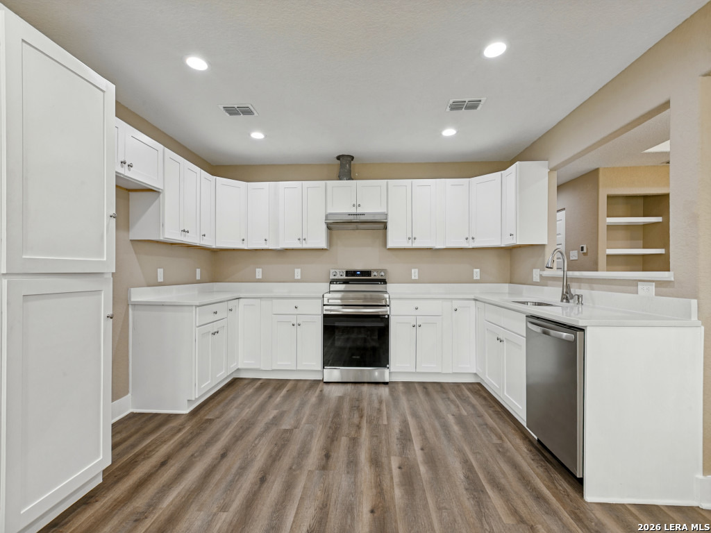 159 N San Gabriel San Antonio TX 78237