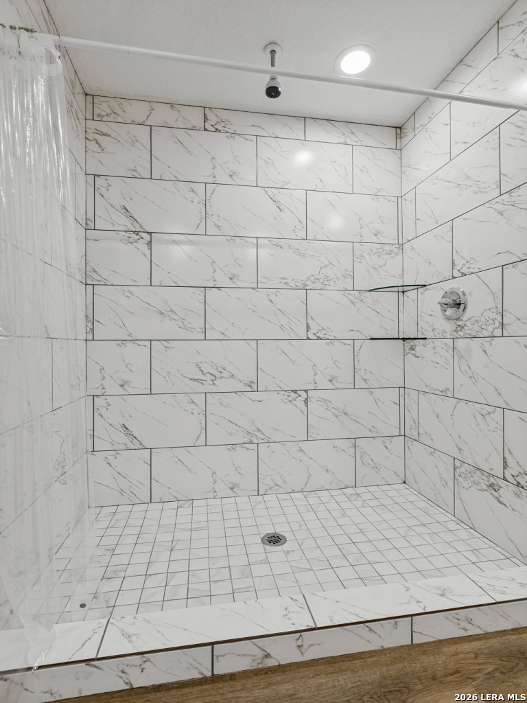 159 N San Gabriel San Antonio TX 78237