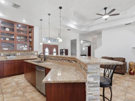 603 Sunshine Meadow Adkins TX 78101