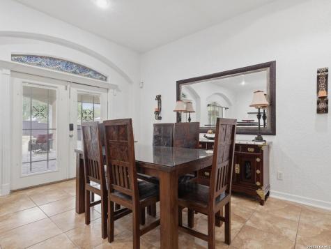 603 Sunshine Meadow Adkins TX 78101