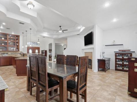 603 Sunshine Meadow Adkins TX 78101