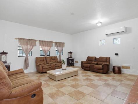 603 Sunshine Meadow Adkins TX 78101