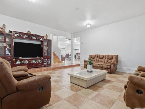 603 Sunshine Meadow Adkins TX 78101