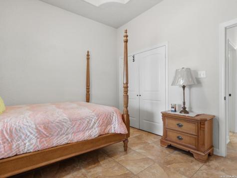 603 Sunshine Meadow Adkins TX 78101