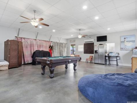 603 Sunshine Meadow Adkins TX 78101