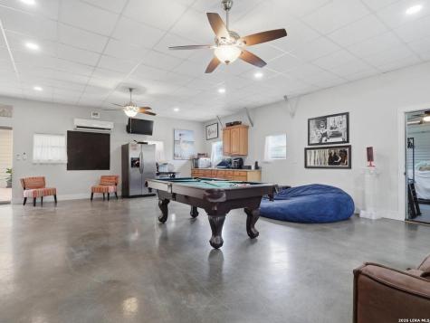 603 Sunshine Meadow Adkins TX 78101