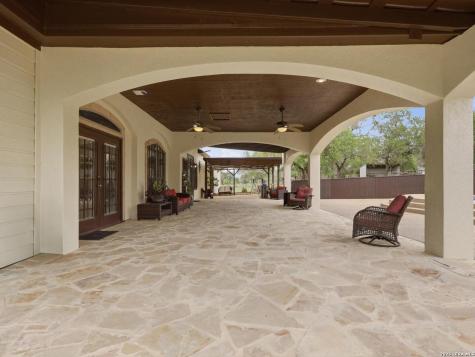 603 Sunshine Meadow Adkins TX 78101