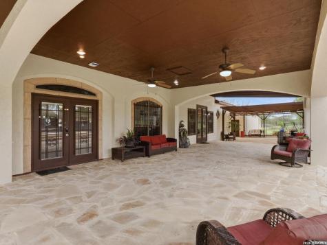 603 Sunshine Meadow Adkins TX 78101