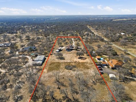 603 Sunshine Meadow Adkins TX 78101