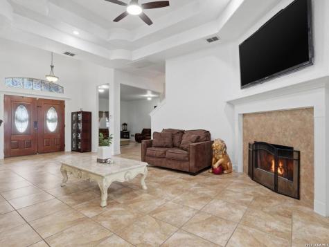 603 Sunshine Meadow Adkins TX 78101