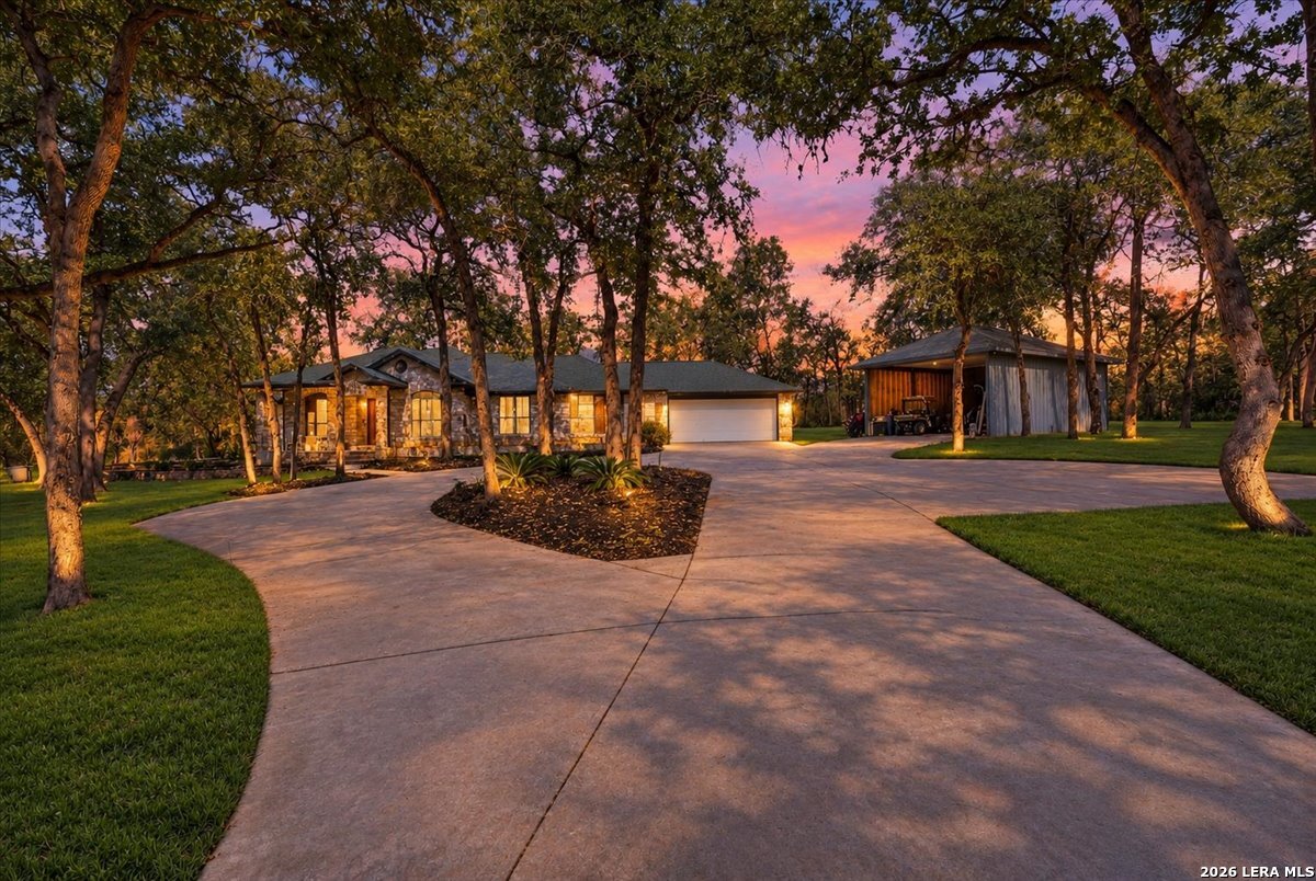 202 Oak Bend Drive La Vernia TX 78121