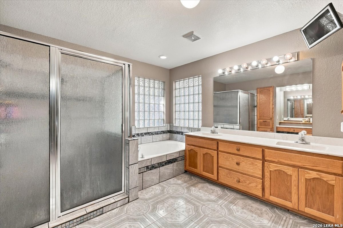202 Oak Bend Drive La Vernia TX 78121