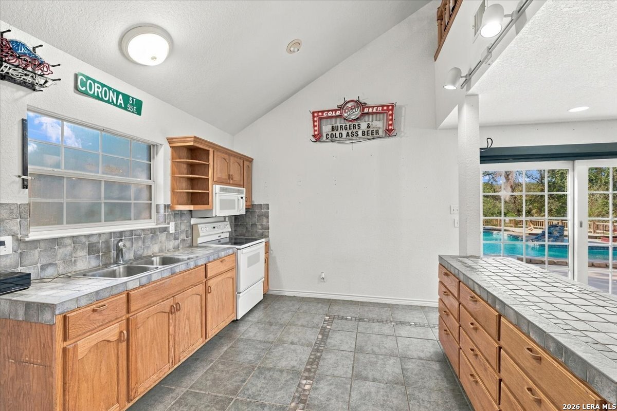 202 Oak Bend Drive La Vernia TX 78121