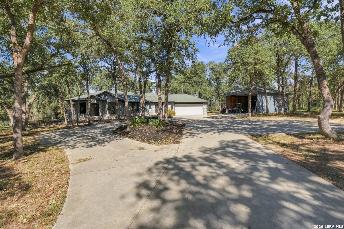 202 Oak Bend Drive La Vernia TX 78121