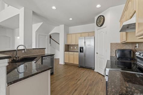 910 Thomas Ridge San Antonio TX 78251