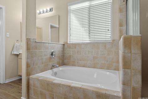 910 Thomas Ridge San Antonio TX 78251