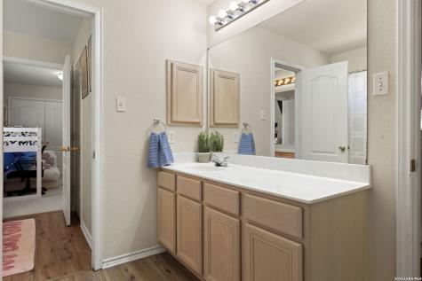 910 Thomas Ridge San Antonio TX 78251