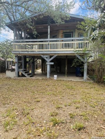 1119 Plum Floresville TX 78114