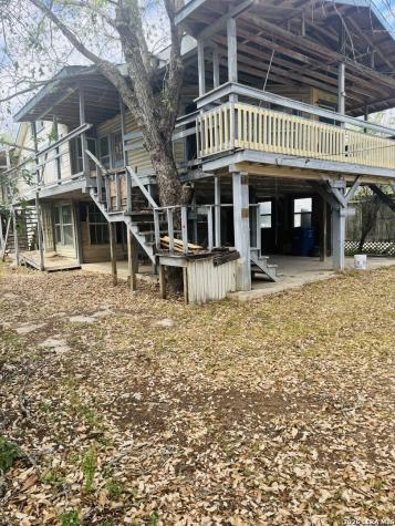 1119 Plum Floresville TX 78114