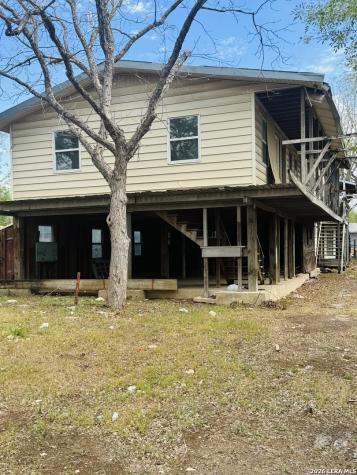 1119 Plum Floresville TX 78114