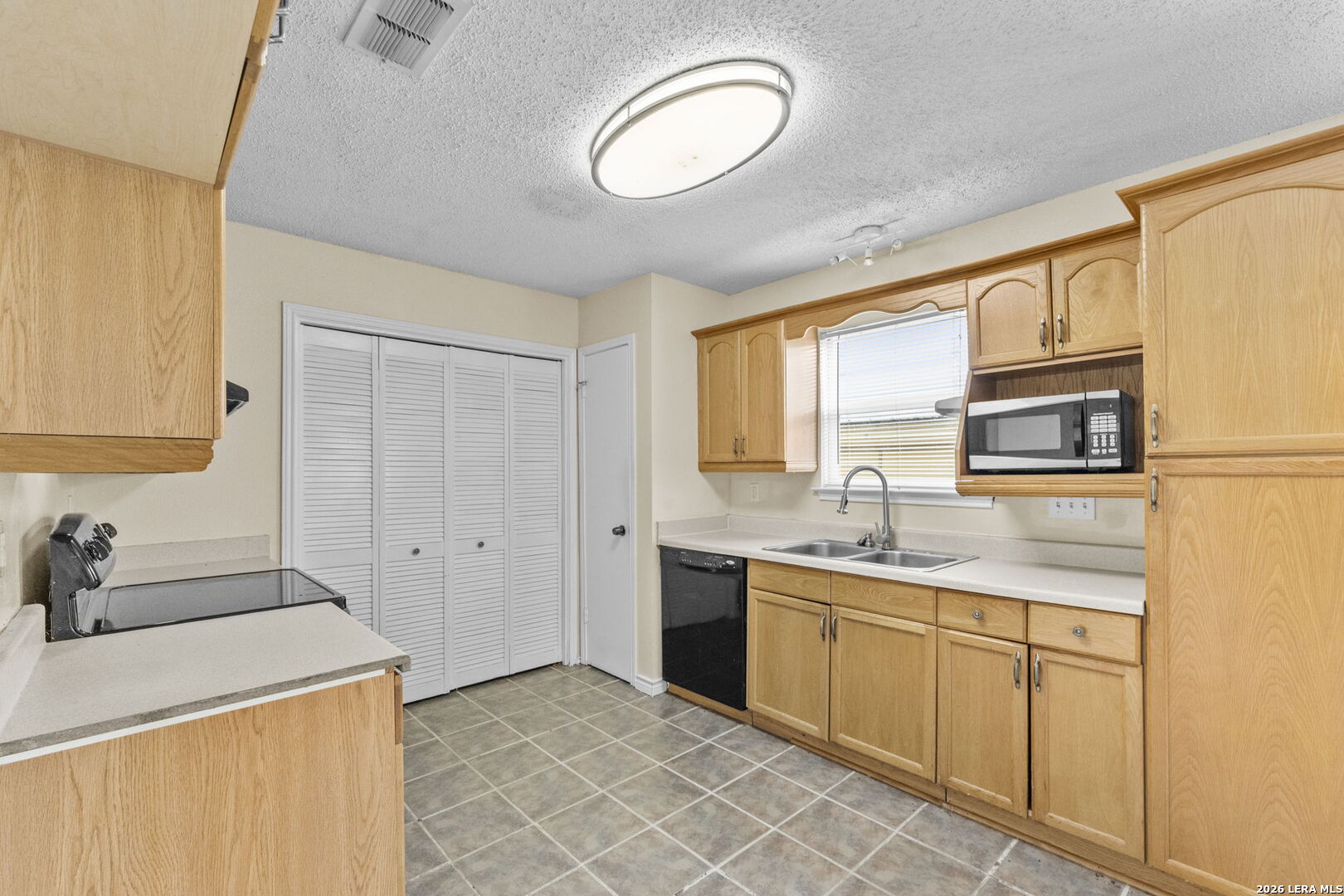 702 Garden Meadow Drive Universal City TX 78148