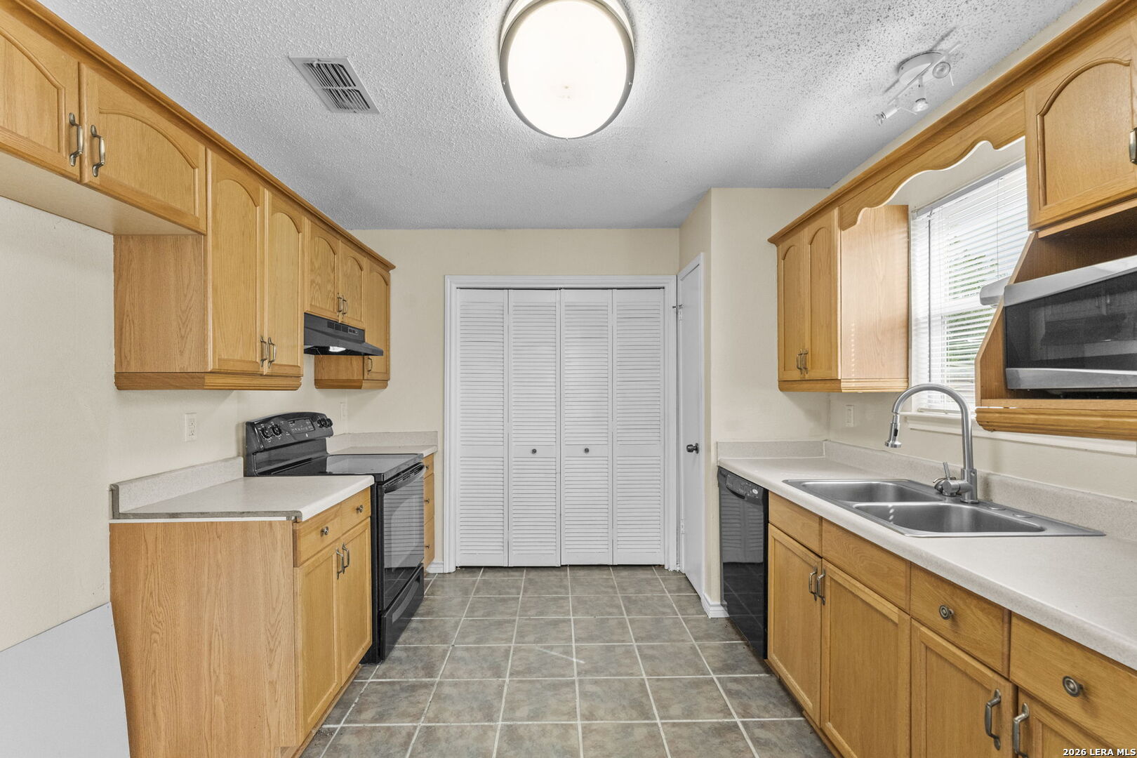 702 Garden Meadow Drive Universal City TX 78148