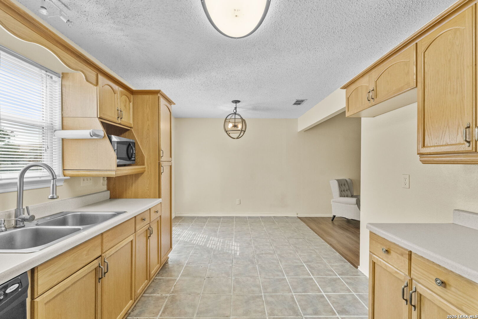 702 Garden Meadow Drive Universal City TX 78148