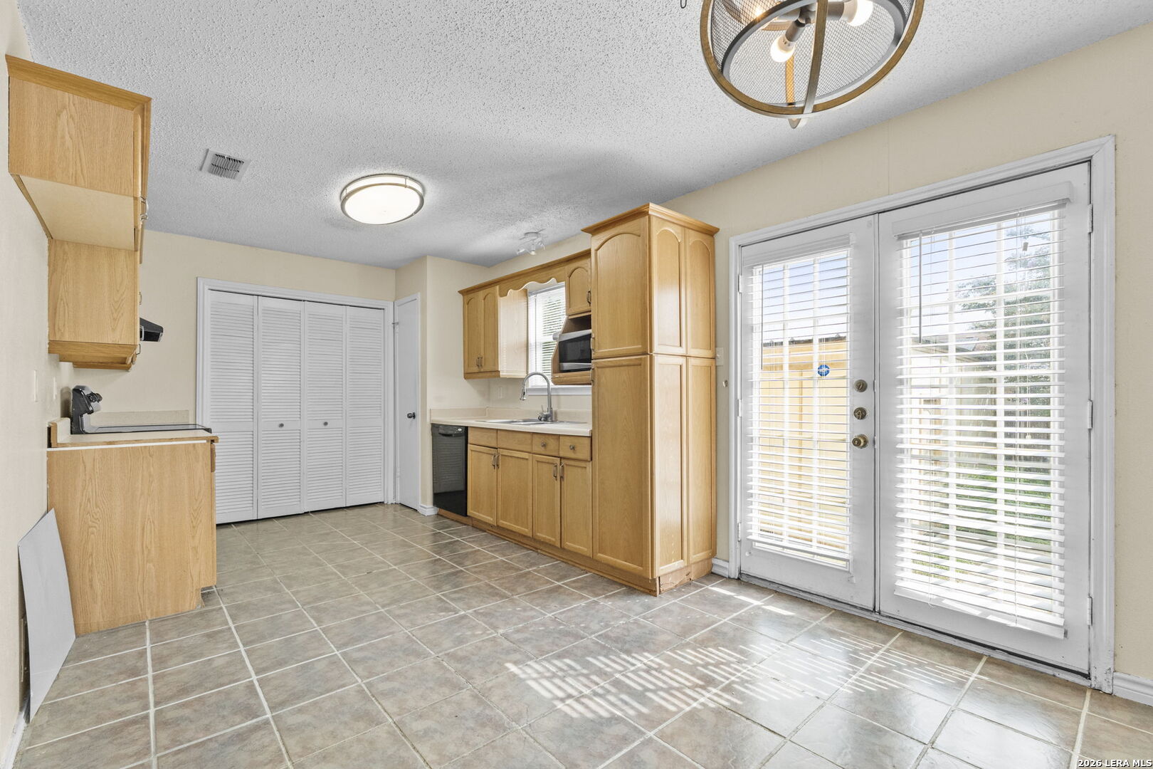 702 Garden Meadow Drive Universal City TX 78148