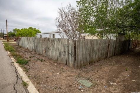 515 Elm Street Jourdanton TX 78026