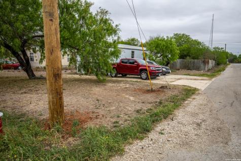 515 Elm Street Jourdanton TX 78026