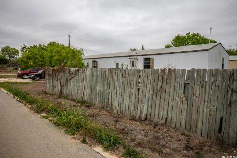 515 Elm Street Jourdanton TX 78026
