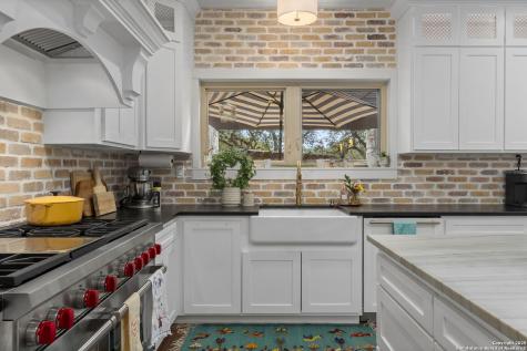 22050 Hanging Oak San Antonio TX 78266