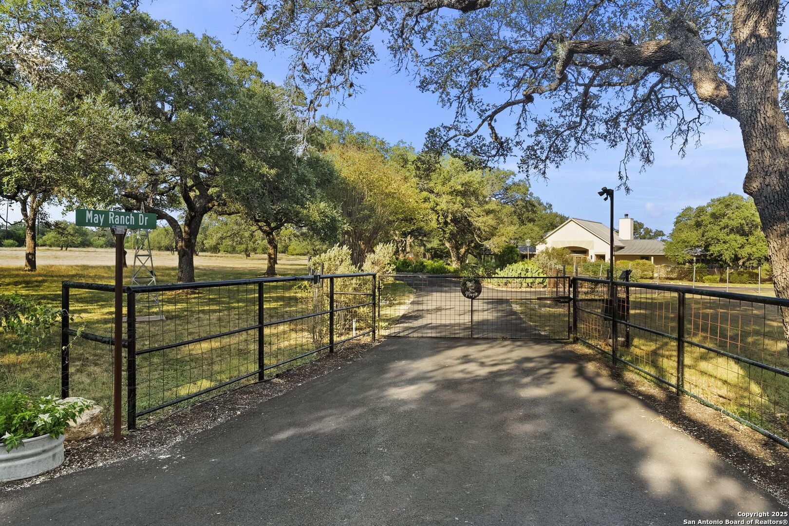 22050 Hanging Oak San Antonio TX 78266
