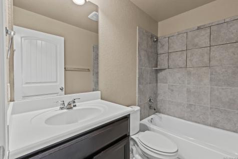2527 Gato Del Sol San Antonio TX 78245