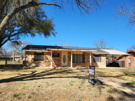 1221 E San Marcos Street Pearsall TX 78061