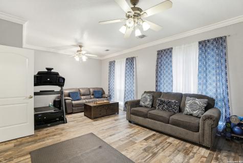 78 Marx Lane La Vernia TX 78121
