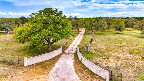 78 Marx Lane La Vernia TX 78121