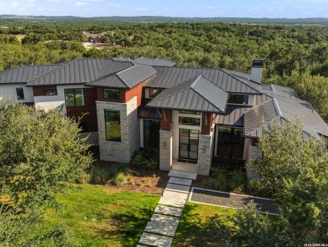 1028 Monteola Bulverde TX 78163
