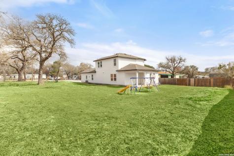 4230 Waterwood Pass Elmendorf TX 78112