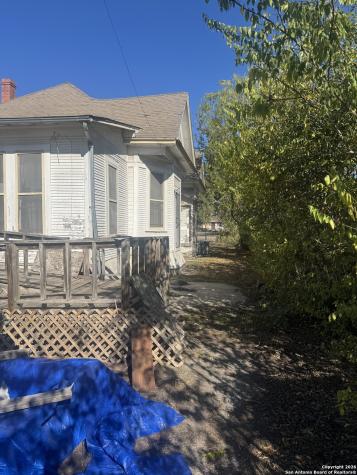 2424 Buena Vista San Antonio TX 78207