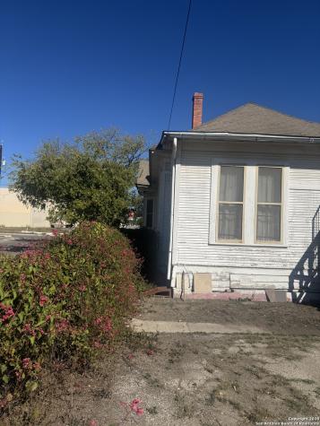 2424 Buena Vista San Antonio TX 78207
