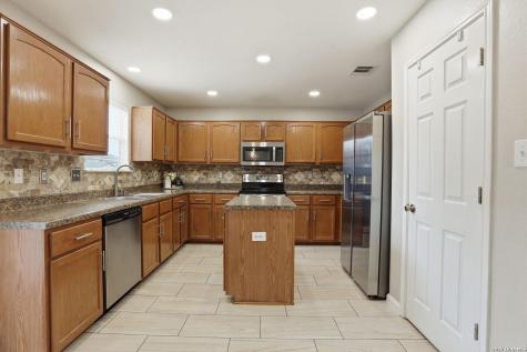 5930 Sapphire Cave San Antonio TX 78222