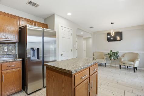 5930 Sapphire Cave San Antonio TX 78222