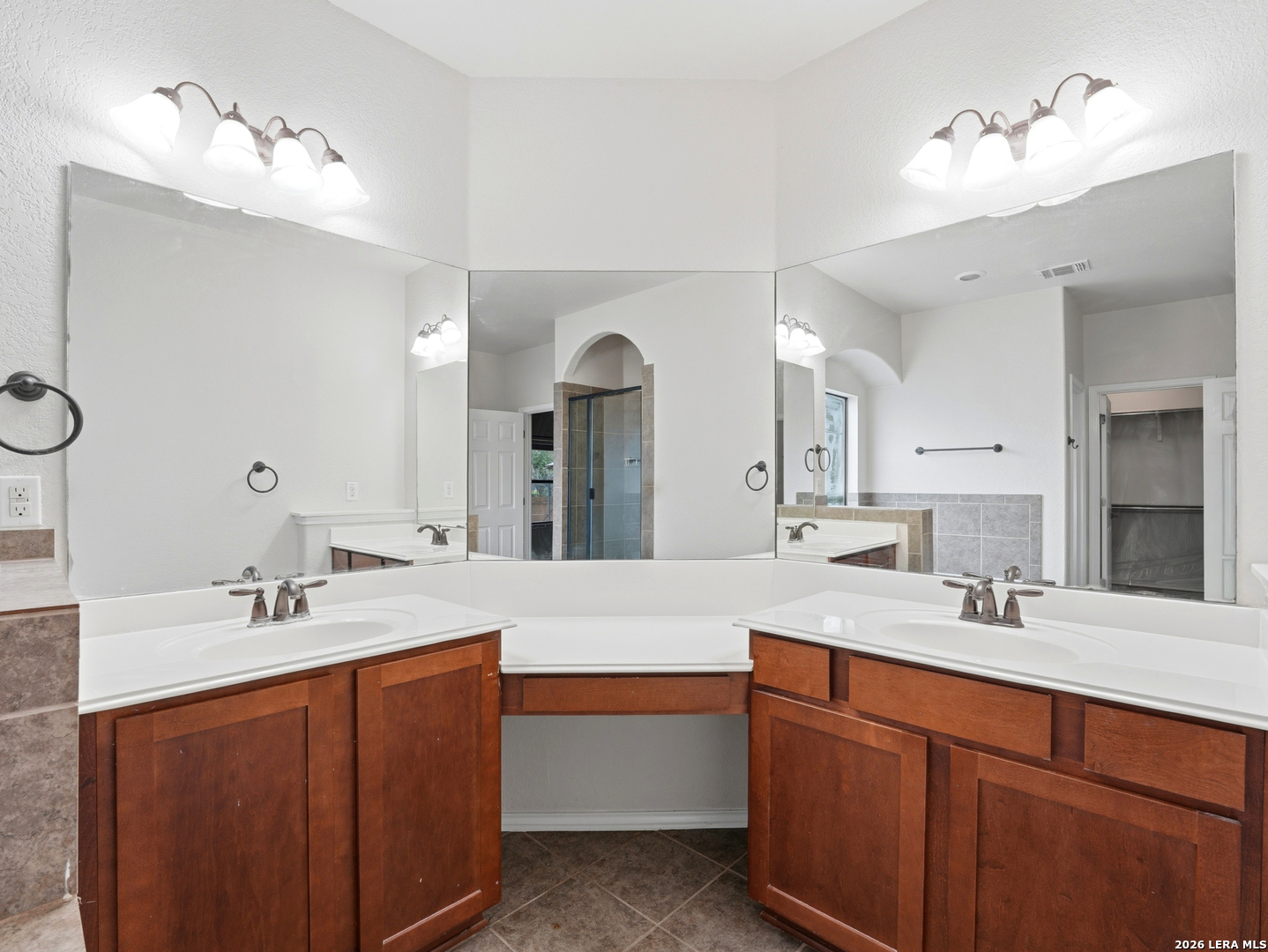 5542 Cross Pond San Antonio TX 78249