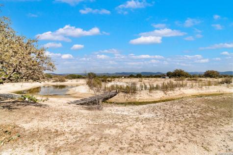 179 Pvt Road 3830 Utopia TX 78884