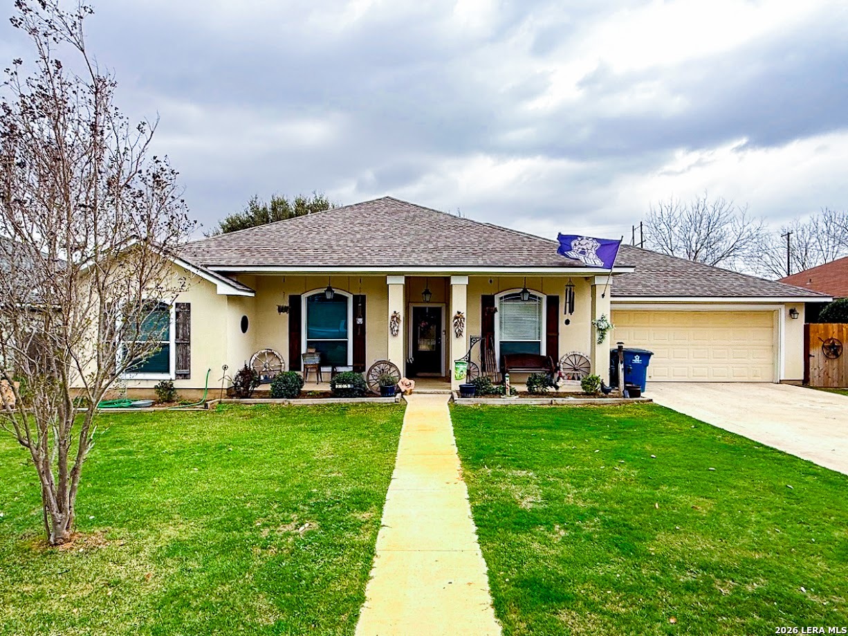305 Yortown Pleasanton TX 78064