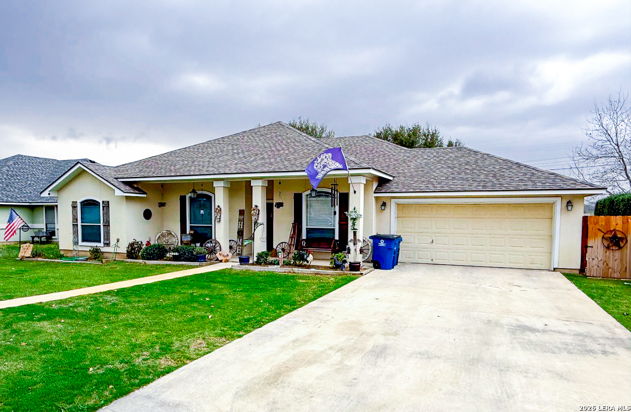 305 Yortown Pleasanton TX 78064
