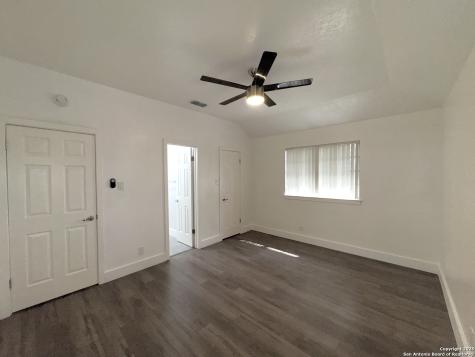 410 Shadowbluff San Antonio TX 78216
