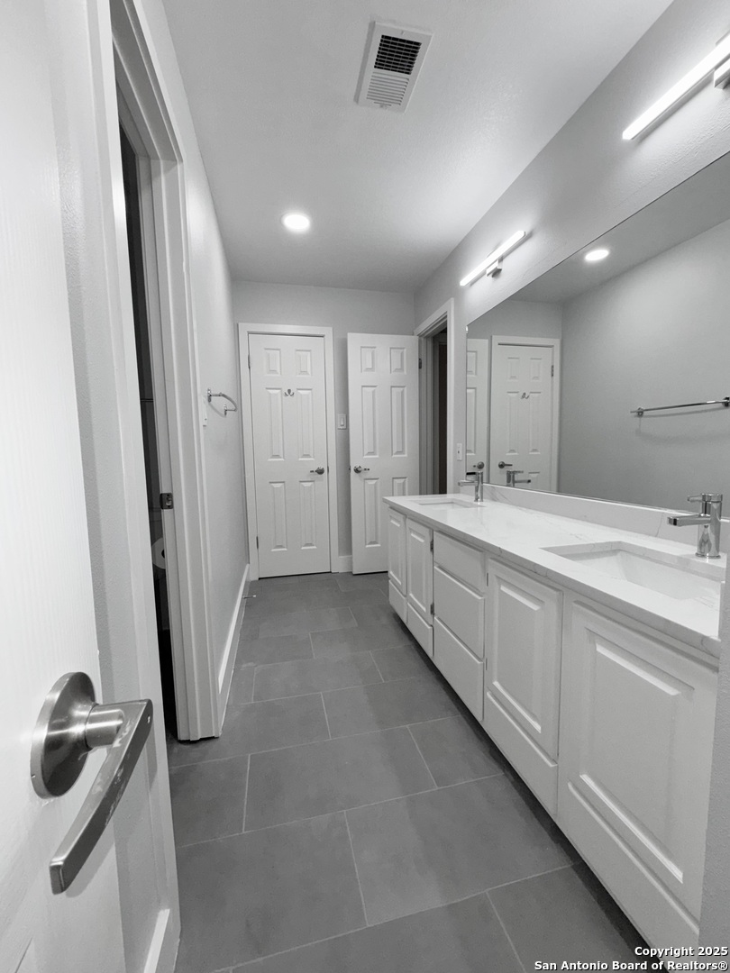 410 Shadowbluff San Antonio TX 78216