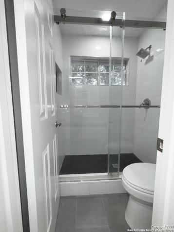 410 Shadowbluff San Antonio TX 78216